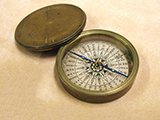 19th century Georgian brass cased explorers compass with lid